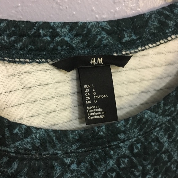 H&M patterned sweatshirt. Size large. - Picture 3 of 3